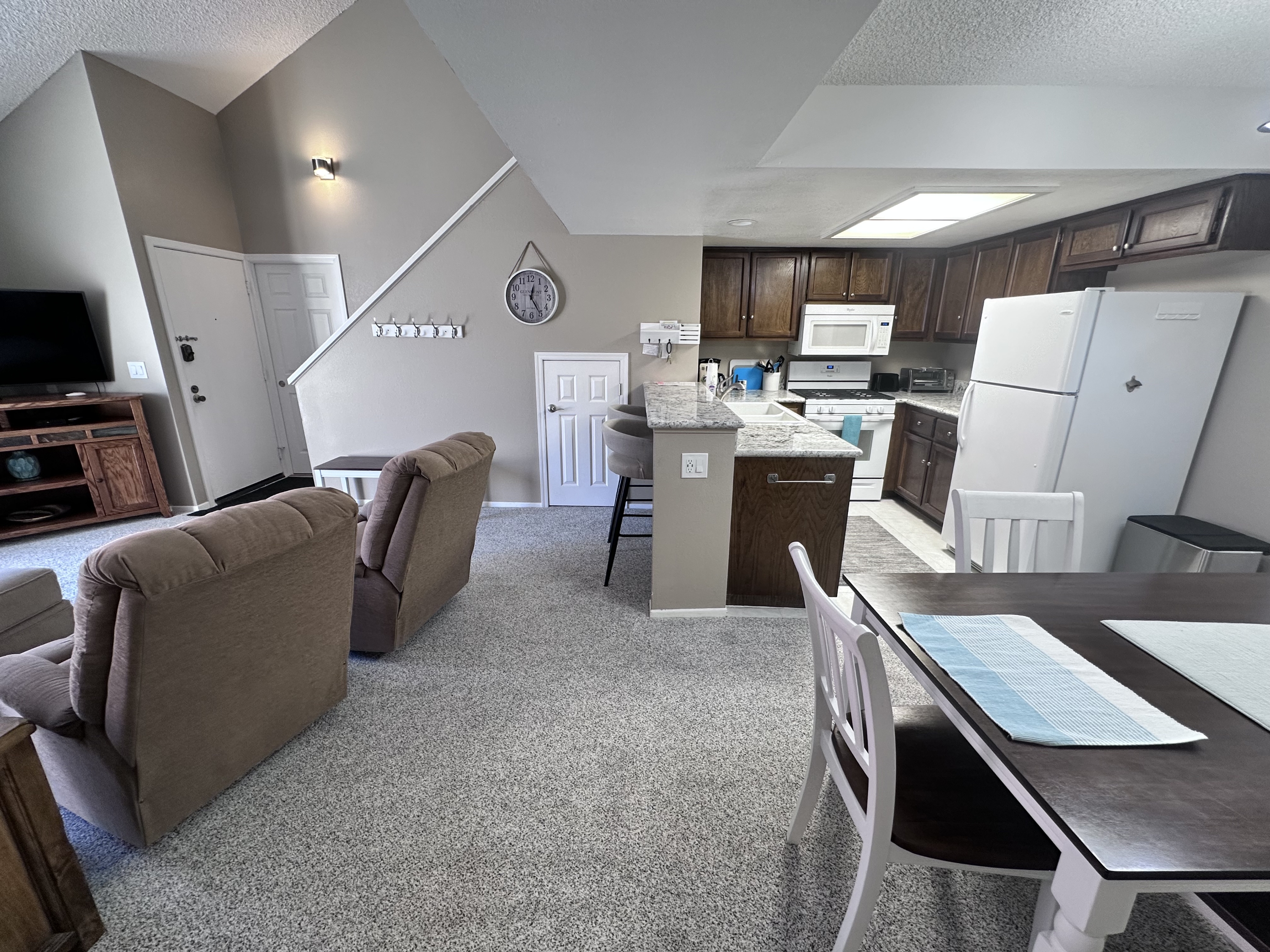 441 Moser Avenue - B8